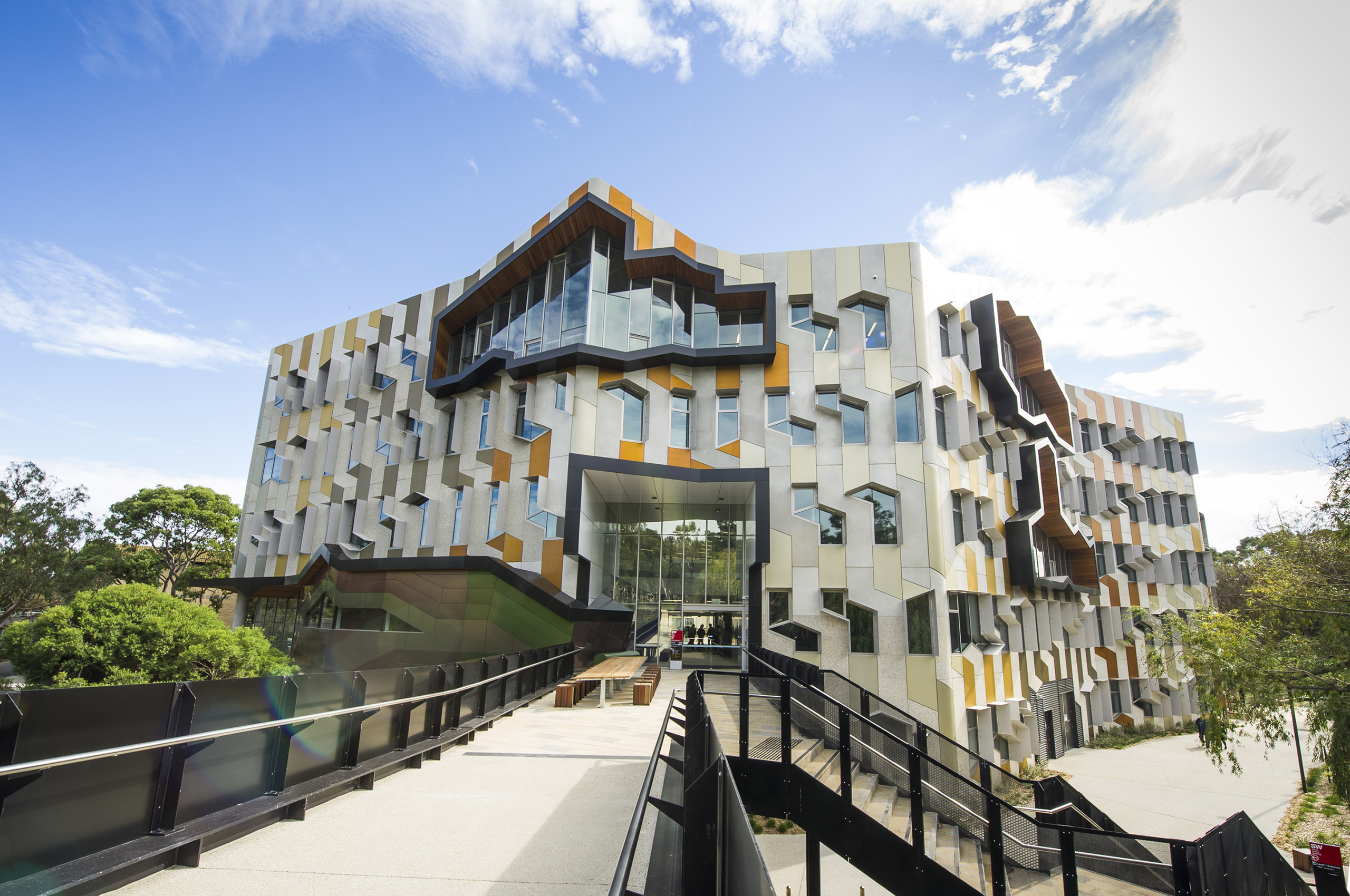 qs-puts-la-trobe-in-top-1-4-of-unis-news-la-trobe-university