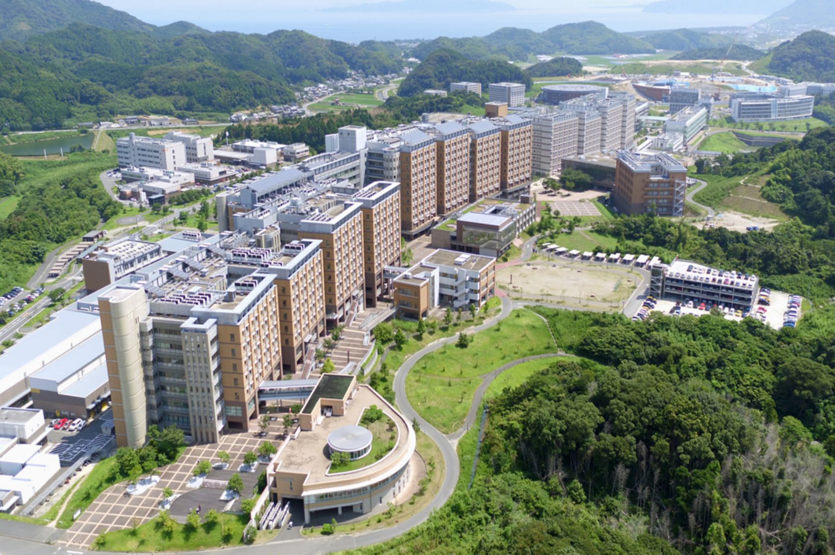 Kyushu University , Careers and Opportunities, La Trobe University
